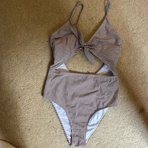 One piece from Hot Water